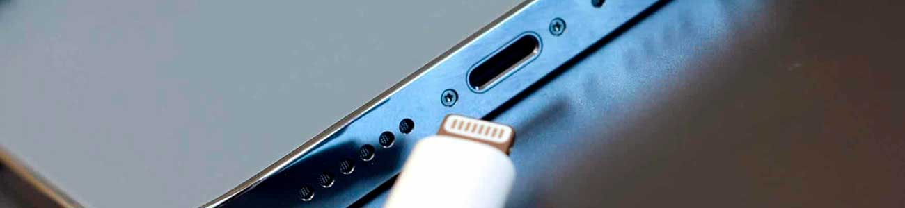 iPhone 14 Pro не заряжается